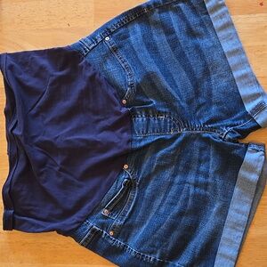 Levi - Maternity jean shorts